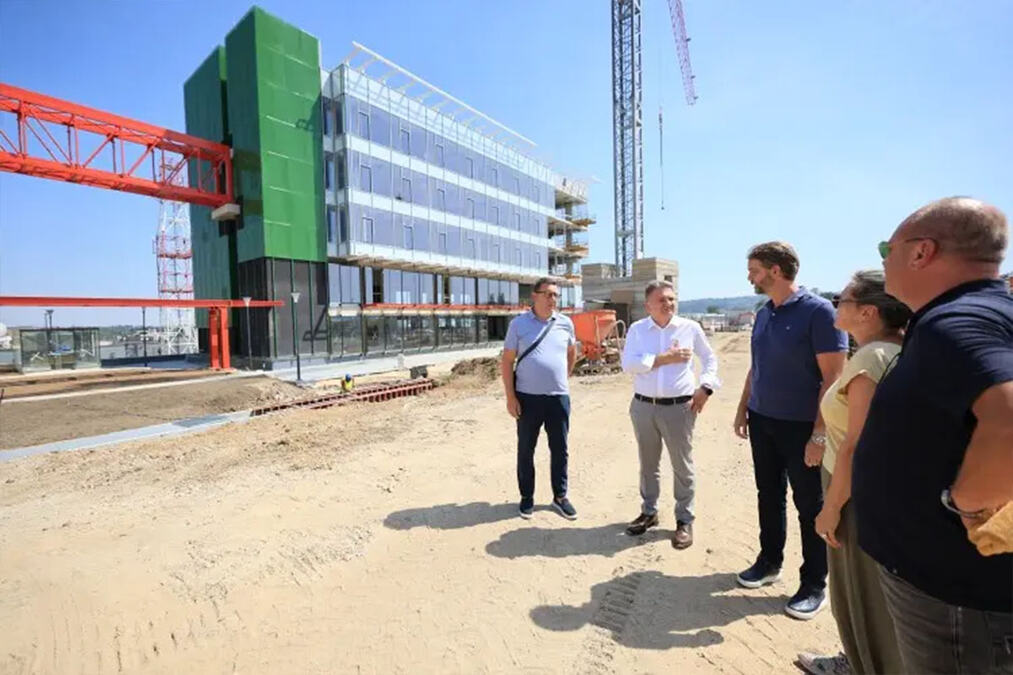 PRVA ZGRADA INOVACIONOG DISTRIKTA U KRAGUJEVCU PRI KRAJU: Kompleks će okupiti velike IT kompanije i postati centar inovacija