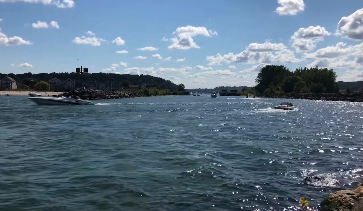 ESKALACIJA TRGOVINSKOG RATA AMERIKE I KANADE: Tramp ozbiljno razmatra da promeni ime jezera Ontario u "JEZERO AMERIKA" (VIDEO)