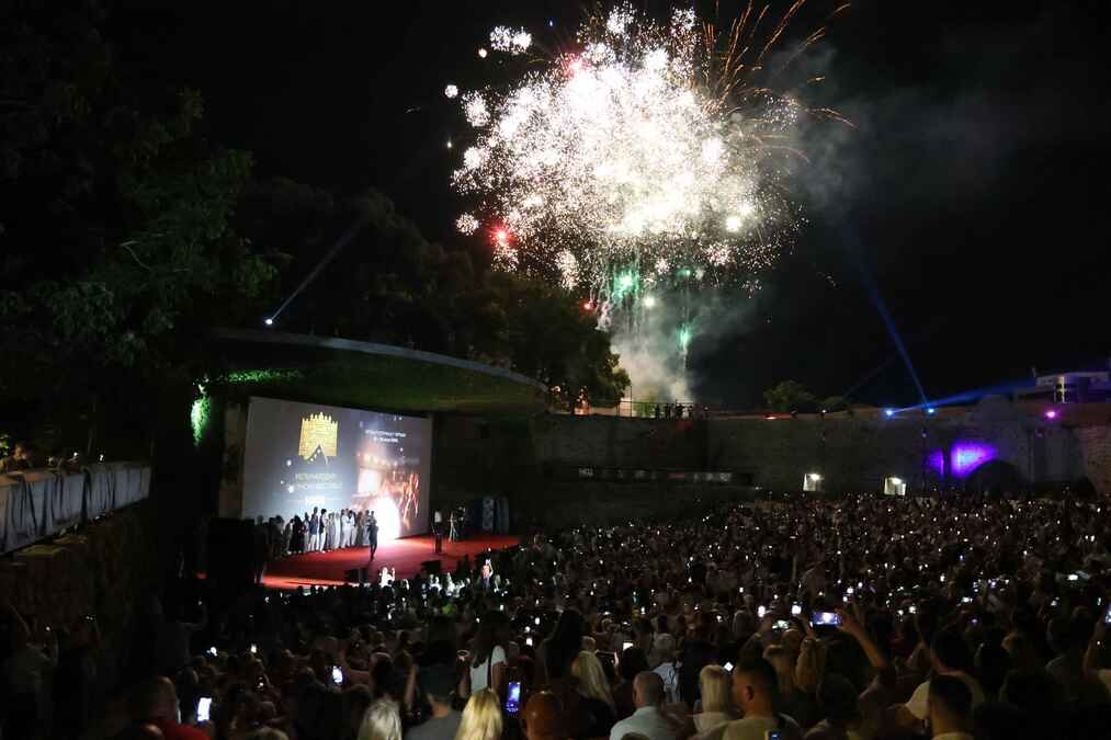 Niš u znaku filma: Žan-Klod Van Dam otvorio festival pred prepunom Letnjom pozornicom