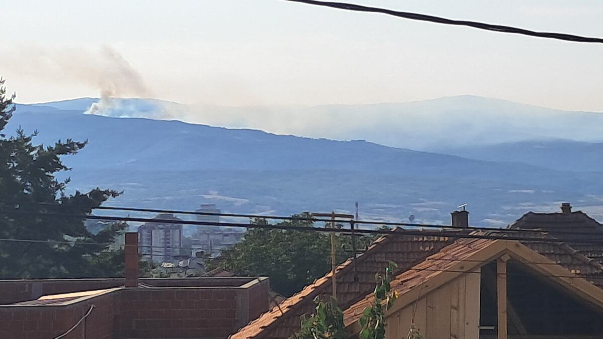 U LUKOVU JOŠ GORI I ŠIRI SE PREMA BARELIĆU: U okolini Vranja i dalje borba sa vatrenom stihijom