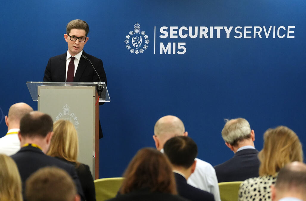 "INCIDENT U BAZI FERFORD NIJE USAMLJEN SLUČAJ" Dramatično upozorenje šefa britanskih obaveštajaca: Ova država sprema napade na vojne objekte, požare i sabotaže!