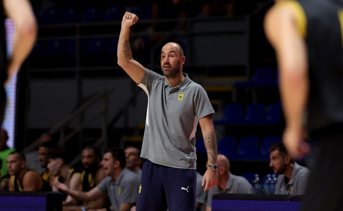 Žurka u Solunu – Spanulis, Neno i Aris "zapalili" tribine, Balša solidan