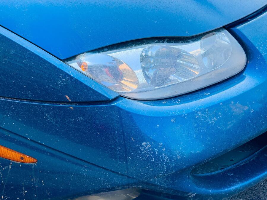 Ovaj kućni trik očistiće farove na automobilu, sijaće se kao da su novi novcijati: Jedan korak nipošto ne preskačite