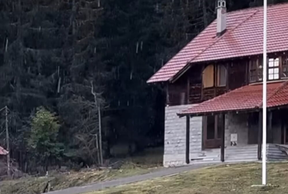 PRVI SNIMCI! PAO PRVI SNEG NA GOLIJI! Meštani kažu da baš dobro veje, ali se i odmah topi! (VIDEO)
