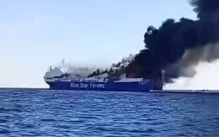 GORI BROD NA EGEJSKOM MORU, ZAPALILA SE PALUBA! Gusti crni dim prekrio nebo, drama severno od Mikonosa, izvršena hitna evakuacija! (FOTO/VIDEO)