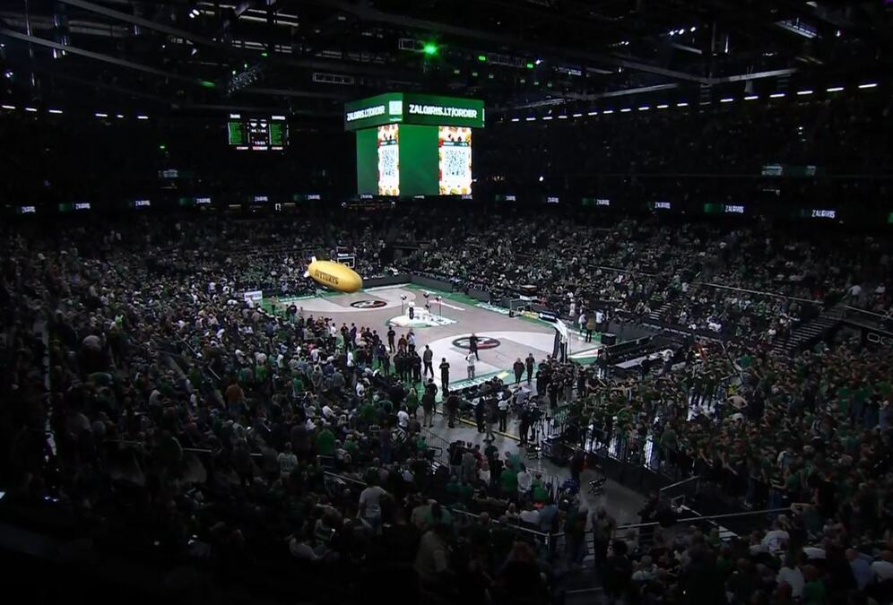 POTPUNI MUK U KAUNASU: Efes razneo Žalgiris...