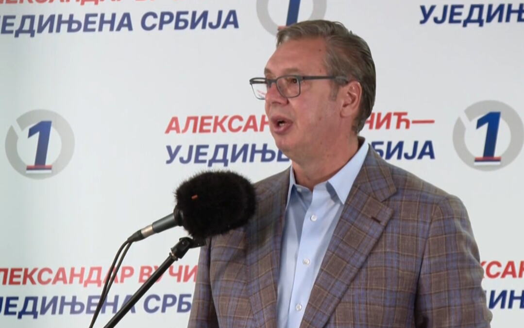 Vučić u Jagodini: Opozicija tuku žene, državu bi razorili