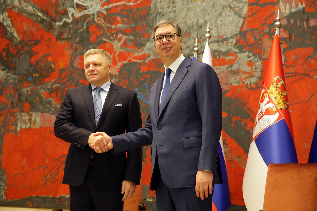 (VIDEO) "PU, PU, DA NE UREKNEMO SRBIJU, DA JE UJEDINIMO I NASTAVIMO DALJE" Novi spot liste "Aleksandar Vučić - Ujedinjena Srbija"