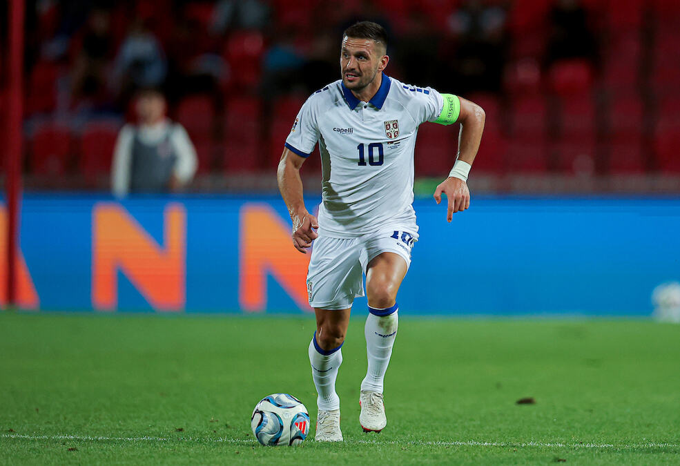 LOŠE VESTI ZA SRBIJU! Veljko Paunović čupa kosu sa glave, problem je Dušan Tadić!