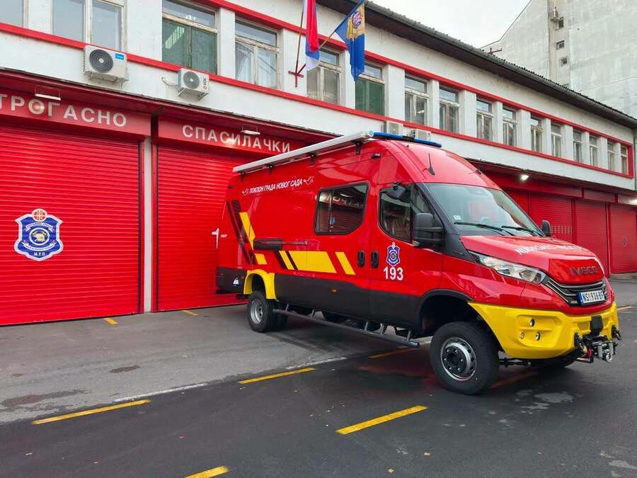 Novo komandno-logističko vozilo za novosadske vatrogasce