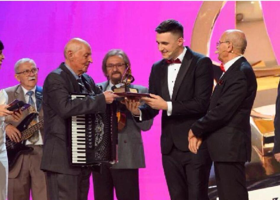Mladen Jovičić Miško pobedio na Saboru narodne muzike