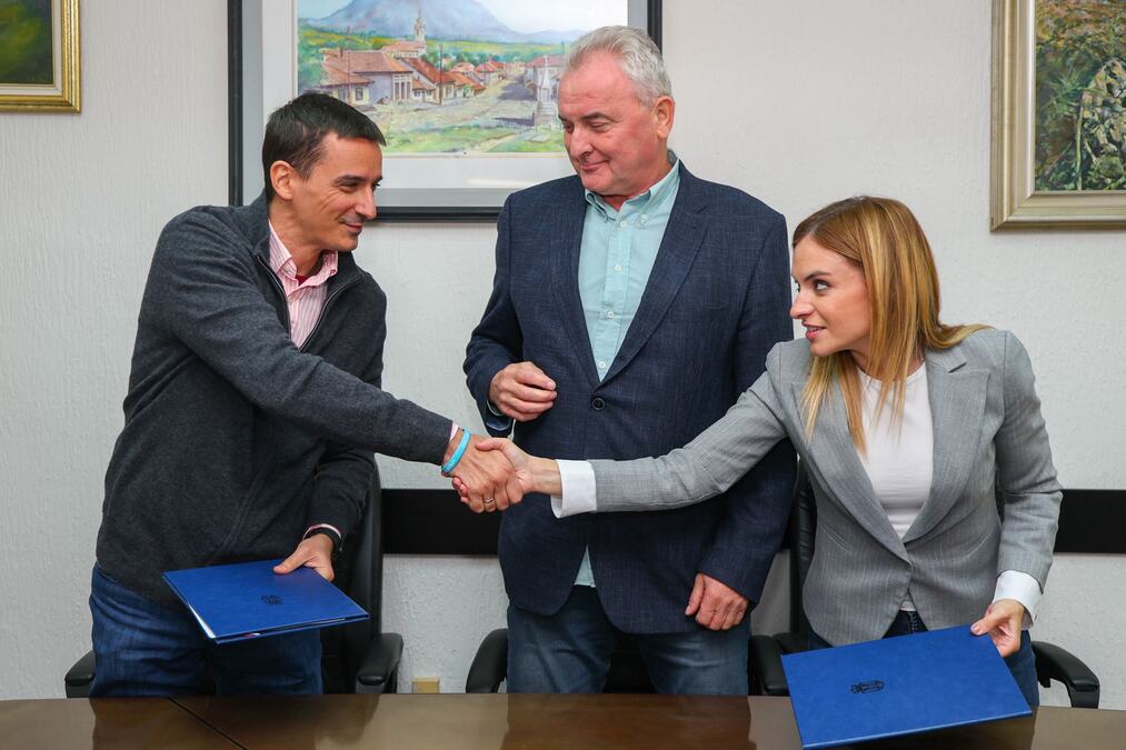 Ukupna vrednost 5,7 miliona dinara: Đurđević Stamenkovski potpisala četiri ugovora za rekonstrukciju ratnih memorijala u Vranju, Blacu, Vlasotincu i Boljevcu