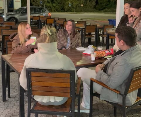 "Najbolji tim na svetu, ništa im nije teško" Đurđević Stamenkovski s najbližim saradnicima na kafi: "Prisećamo se gde smo bili tokom poslednja 24 časa" (video)