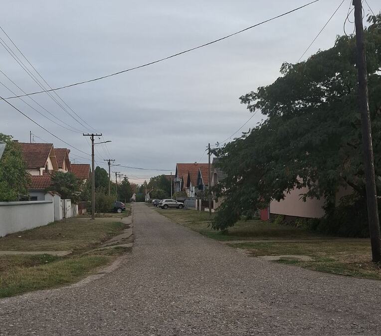 "TI NA MENE DA PUCAŠ?!" Kurir saznaje detalje pucnjave u naselju Mala Bosna u Sremskoj Mitrovici: Sin ranjenog muškarca oduzeo pištolj osumnjičenom