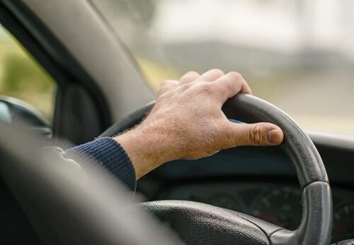 Ovu naviku izbegavajte dok je motor automobila hladan: Prvih nekoliko minuta vožnje važnije je nego što mislite