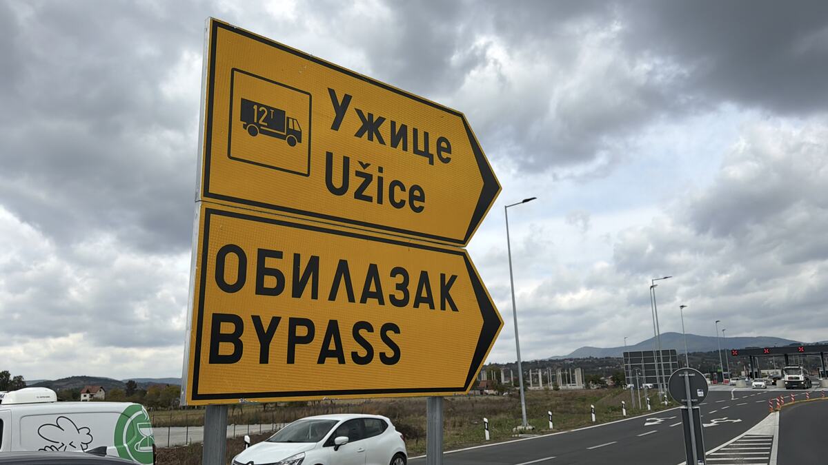ŠLEPERI NA BATROVCIMA ČEKAJU 9 SATI: Vidljivost i uslovi za bezbedno putovanje najbolji su od 10 do 17 sati