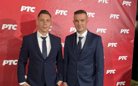 MLADOŽENJA SE SKINUO U GAĆE, PA IZVADIO PIŠTOLJ! Dijamant bend otkrio šokantne detalje sa veselja: Mlada završila u suzama!