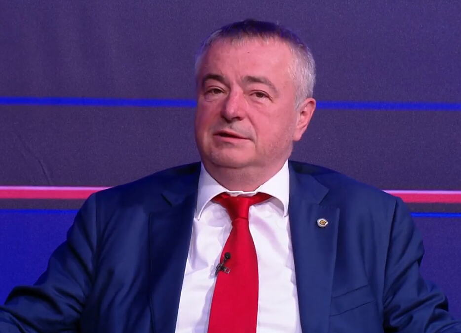 "ČEKAJ BRE, POBRKAO SI POLA STVARI!" Bajatović odbrusio sindikalcu sa tzv. studentske liste: "Kakve veze ima Siniša Mali sa tim?! (VIDEO)