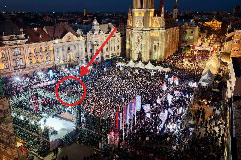 BLOKADERI POKUŠALI DA OBMANU NAROD PA SE OBRUKALI Tvrde da je pomeren spomenik Svetozaru Miletiću kako bi izgledalo da ima više ljudi, ali ih SLIKE DEMANTUJU