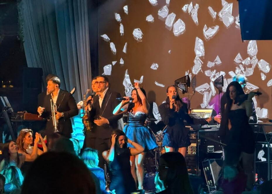 ZAGREVANJE PRED SOLISTIČKI KONCERT: Chegi bend napravio ludnicu u Beogradu uoči spektakla, publika u transu (FOTO + VIDEO)