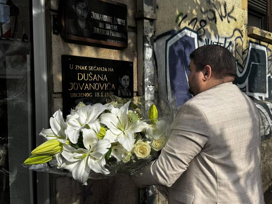 DA SE NIKAD NE ZABORAVI: Odata počast dečaku Dušanu Jovanoviću mučki ubijenom u centru Beograda pre 29 godina