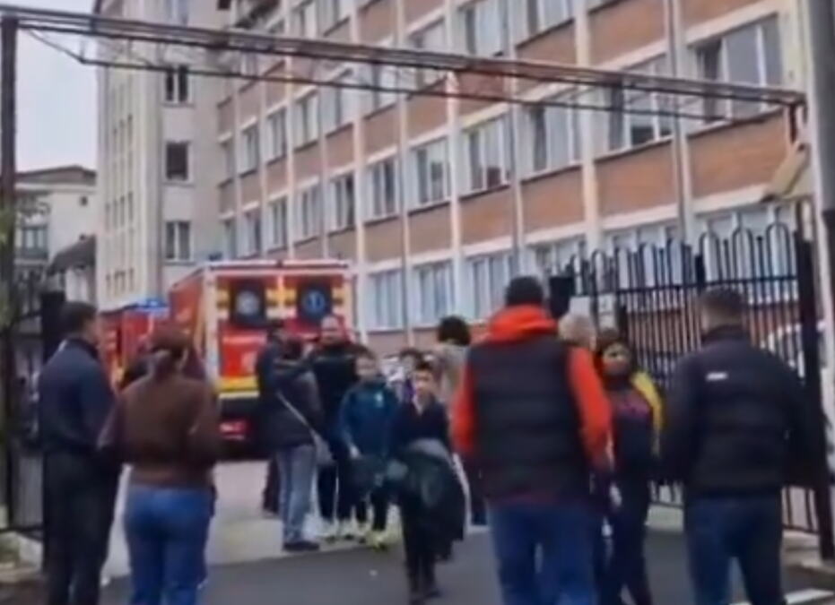 DETALJI HORORA U ŠKOLI U SRPSKOM KOMŠILUKU! Učenik najavio napad na TikToku: "To je to, momci, vidimo se u Valhali", a onda je krenuo da ubada nožem (VIDEO)
