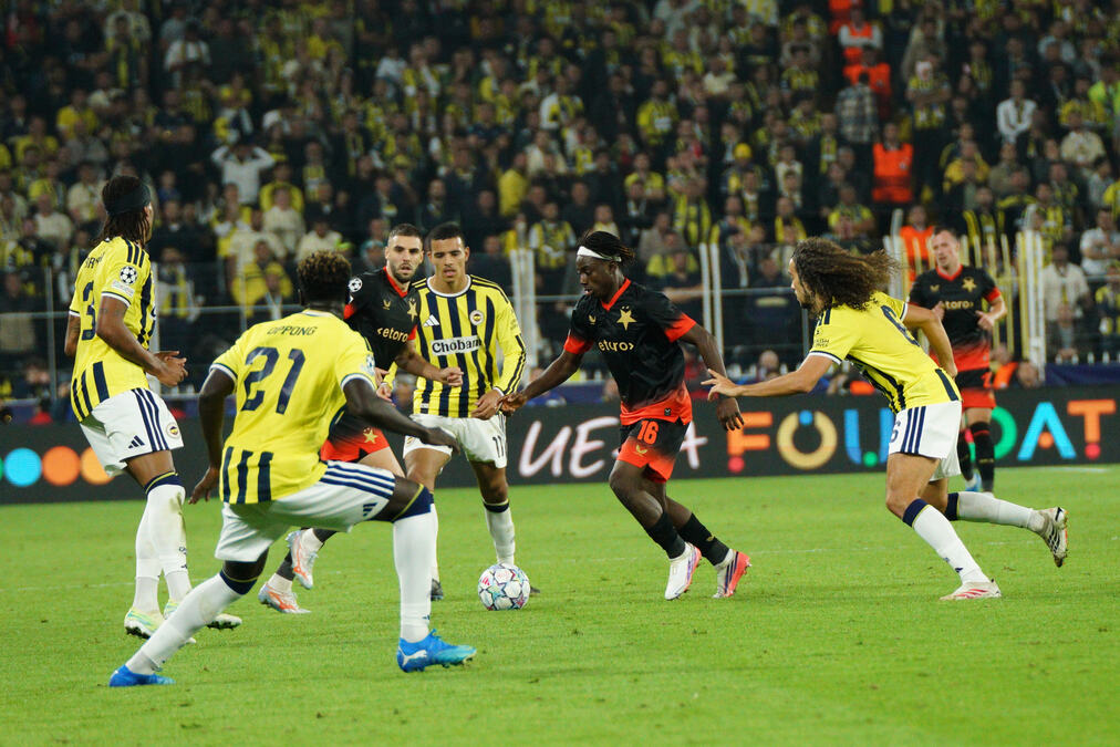 POGLEDAJTE KAKO JE SLAVIJA ŠOKIRALA FENER U 90. MINUTU! Ovo su najzanimljiviji momenti sa utakmice!