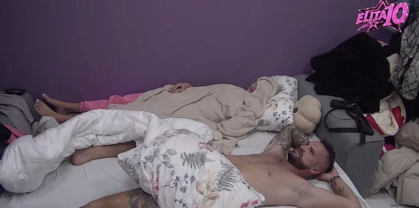 "ZNAŠ ŠTA SVE INTIMNO O TEBI IMAM U TELEFONU" Glorija pokušala da šutne Osmakčića, a on joj zapretio: Tuko, ne znaš da sastaviš dve rečenice