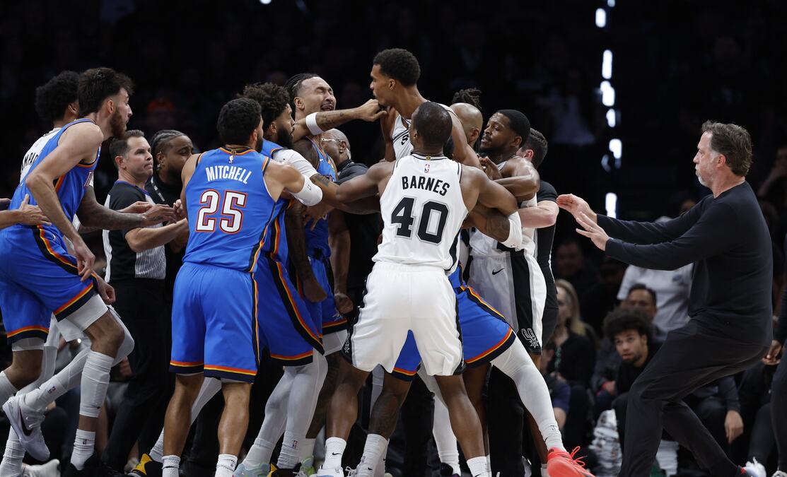 HAOS, GURANJE I OBRAČUN NBA ZVEZDA! Vembanjama u centru sukoba, PRŠTALO NA SVE STRANE! (VIDEO)