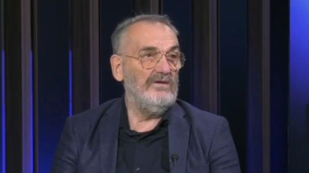 BLOKADER SINIŠA KOVAČEVIĆ NAJSTRAŠNIJE UVREDIO PENZIONERE! "Vi možete da odlučujete samo o kvalitetu svoje sahrane"! (VIDEO)