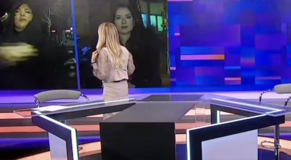 "JESI LI NORMALNA?" U studiju tokom RTS emisije nastao haos, voditeljka hitno reagovala: Skini to sa glave