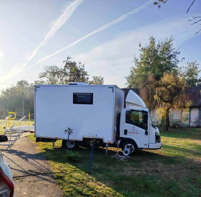 DOKTOR NA KUĆNOM PRAGU: Mobilna ambulanta nastavlja da obilazi loznička sela