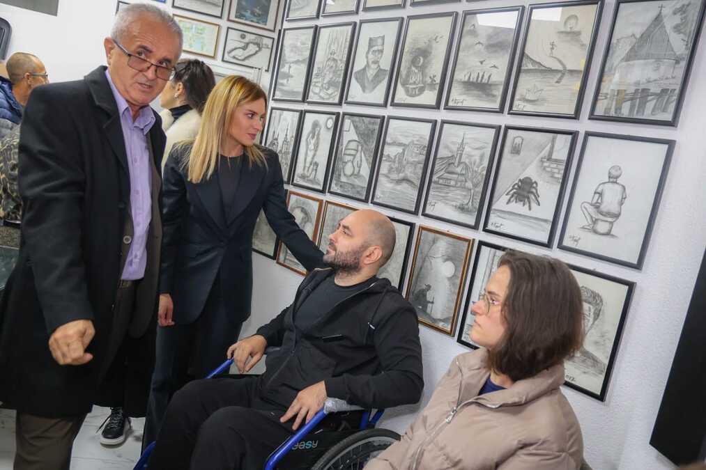 Đurđević Stamenkovski u Loznici: Najavljen novi Zakon o socijalnoj zaštiti i uručeno specijalizovano vozilo