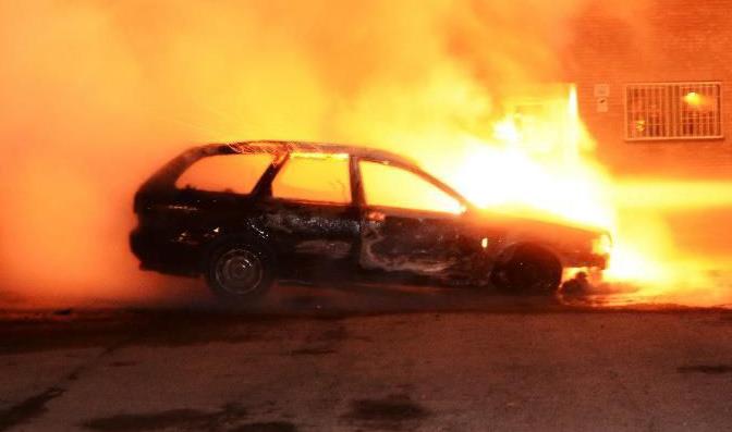 Automobil sleteo s puta i zapalio se kod Novog Pazara, vatrogasci izvukli dve osobe