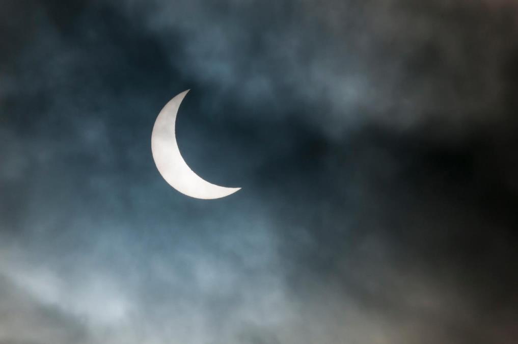 17. april je prilika za novi početak: Tri horoskopska znaka kojima mlad mesec u Ovnu privlači samo najbolje u život