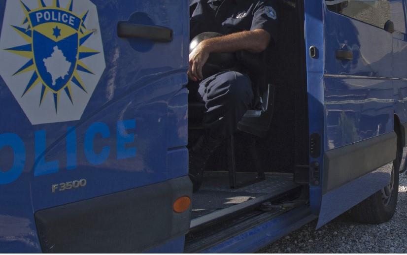 NOVI UDAR NA SRBE NA KOSMETU: Kurtijeva policija privela čoveka iz Zubinog Potoka zbog navodnih ratnih zločina