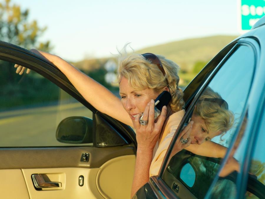 Roditelji pratili ćerku (24) nakon što se odselila, sve saznala kad se njena majka slučajno izlanula 