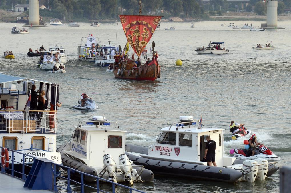 SPEKTAKL NA VODI: Beogradski karneval brodova u subotu uz bo