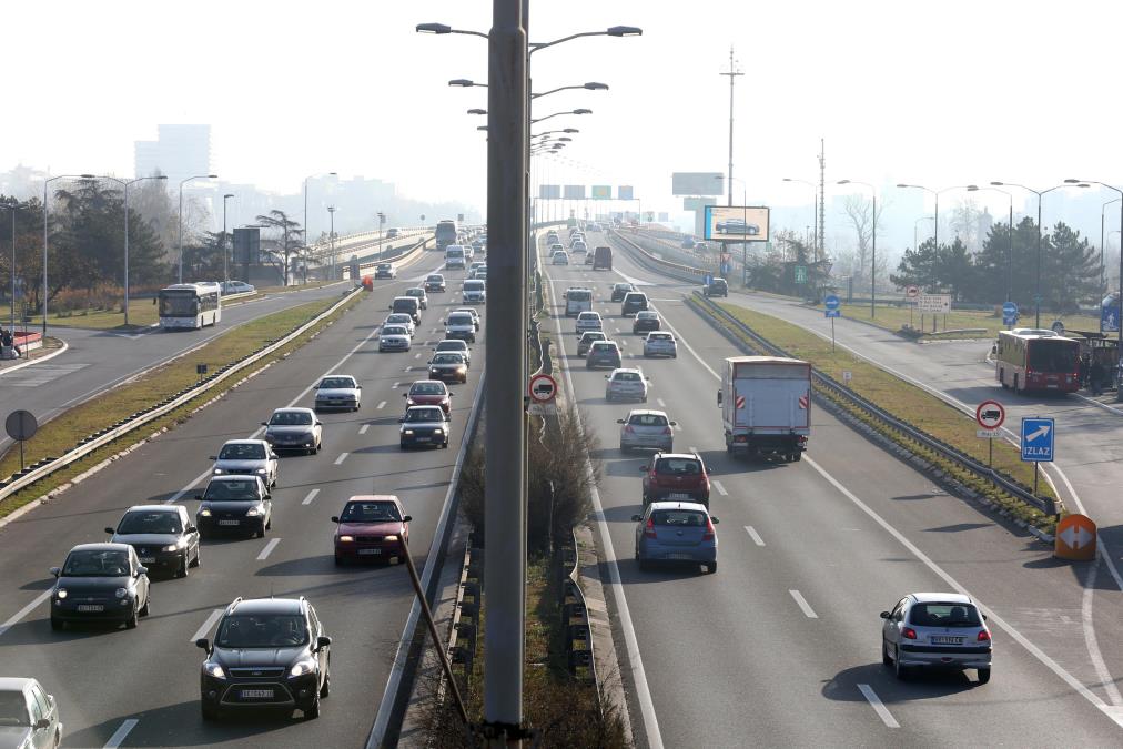 Nova drumska prevara digla vozače u Srbiji na noge: Glume strance u nevolji i traže ovo, ako ih vidite pored puta nikako ne stajte