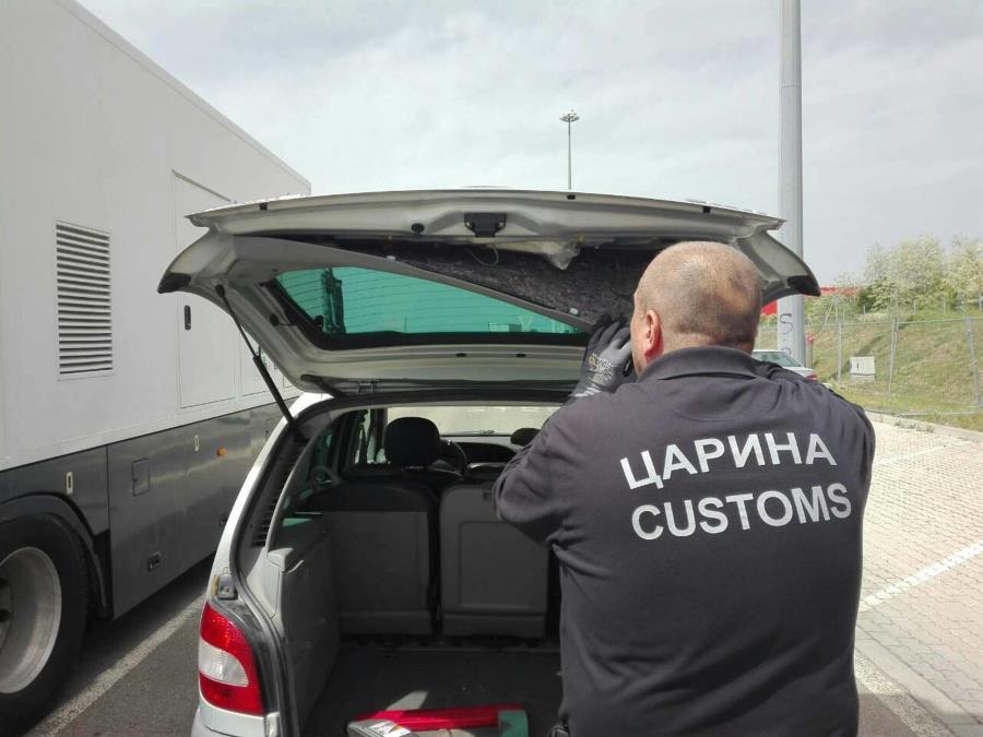 ŠOK ZA CARINIKE! Kontrolisali vozilo u Smederevskoj Palanci, a unutra... (foto)