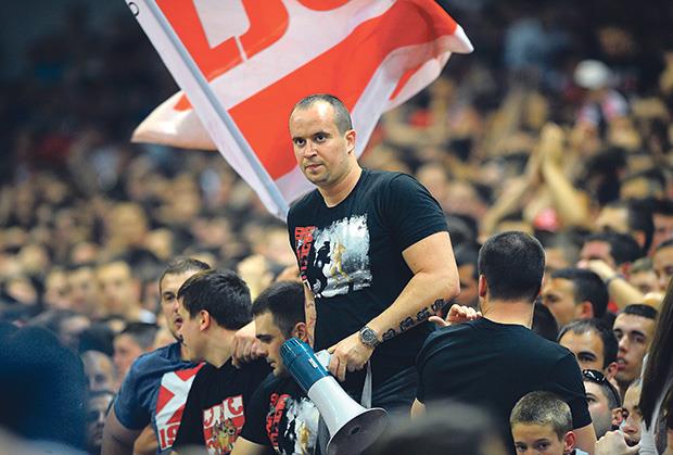 UKINUTA PRESUDA ODBEGLOM UBICI VOĐE NAVIJAČA CRVENE ZVEZDE! Velibor Dunjić izrešetan u kolima ispred popularnog splava, zbog ovoga će se Đuroviću ponovo suditi!