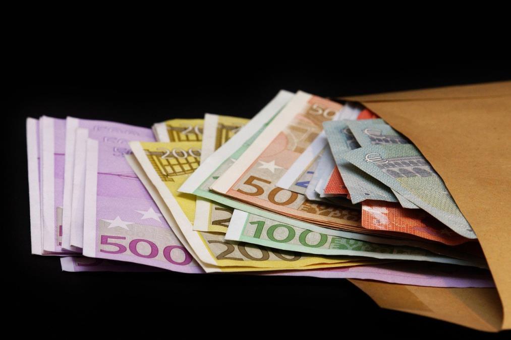 Ljudi na TikToku masovno dele savete o novcu: Neki kažu da ovako uštede i do 25.000 evra godišnje