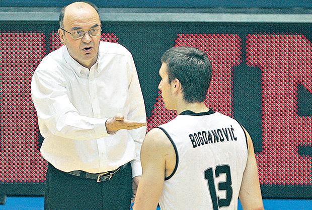 KO JE BIO DUŠKO VUJOŠEVIĆ, IKONA MODERNOG PARTIZANA? Stvarao je igrače za NBA, osvajao titule i odveo crno-bele na F4 Evrolige! Dugo se borio sa bolešću!