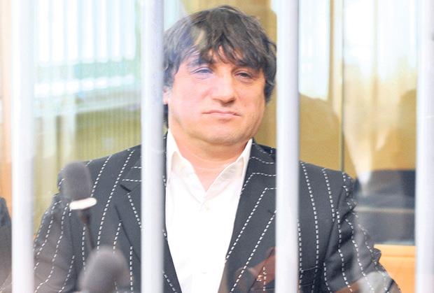 KO JE JOCA AMSTERDAM? Važio za "kralja" srpskog podzemlja, robijao za podstrekivanja na ubistvo Goksija Bombaša, naplatio milione zbog "ležanja" u pritvoru...