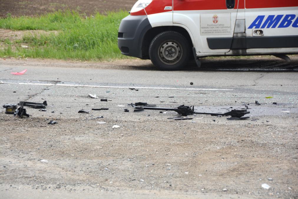 ŽENA SE ZAKUCALA U KAFIĆ PUN GOSTIJU: Užas u Ulici vojvode Stepe, očevidac opisao sve: Prešla u suprotnu traku i udarila u kafanicu uz trotoar
