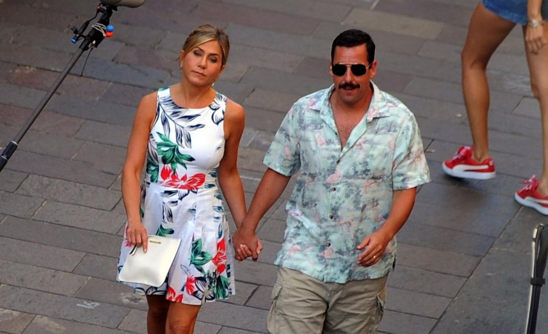 On šalje Dženifer Aniston cveće za Dan majki iako glumica nema decu: "Nije tačno da nisam želela da budem majka, ali sada je kasno!"