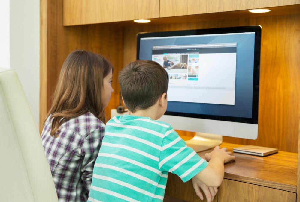 Digitalna generacija Srbije iznenadila Evropu: Mladi prestigli evropski prosek