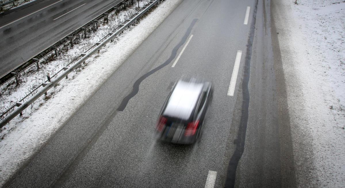 NAJOPTEREĆENIJI PUTNI PRAVCI SU PROHODNI I NEMA SNEGA: Oglasili se iz "Putevi Srbije", ove deonice mogu biti kritične tokom noći i jutra