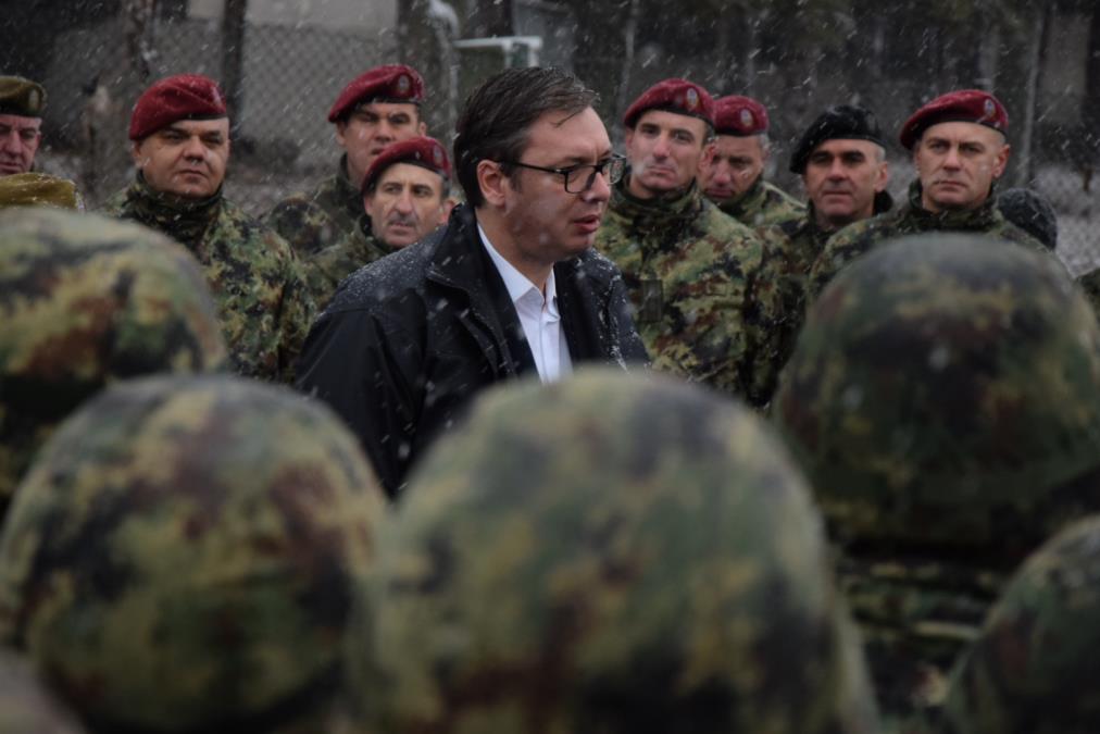 "HVALA VAM ŠTO STE UVEK TU!" Vučić podelio snimak MOĆNE SRPSKE VOJSKE, pa najavio nove korake: Da svako dete bude sigurno u našoj zemlji! (VIDEO)