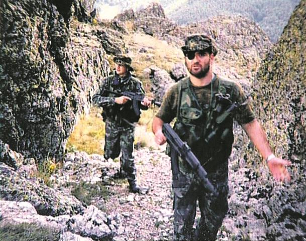 POGODILI SU GA U OKO, KRVAVI NIŠAN SNAJPERA JE OBRISAO JEZIKOM I NASTAVIO DA PUCA : Ispovest ruskog dobrovoljca sa Košara treba da pročita svaki Srbin